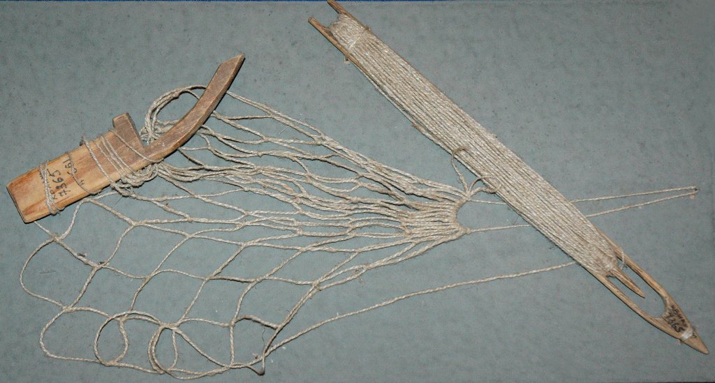 Сети самодельные. Игла челнок для вязания сетей. Челнок для плетения сетки. Челнок для вязания рыболовной сети. Челнок для плетения сетей.