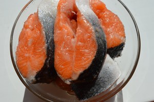Как вкусно солить красную рыбу